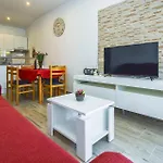 Three-bedroom In Daire Ostrvica