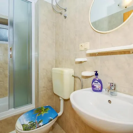 Three-bedroom In Apartment Ostrvica