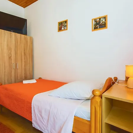 Daire Three-bedroom In Ostrvica