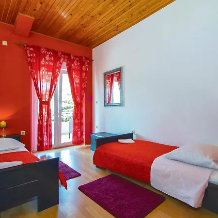 Daire Three-bedroom In *