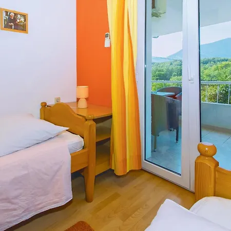 Apartment Three-bedroom In Ostrvica